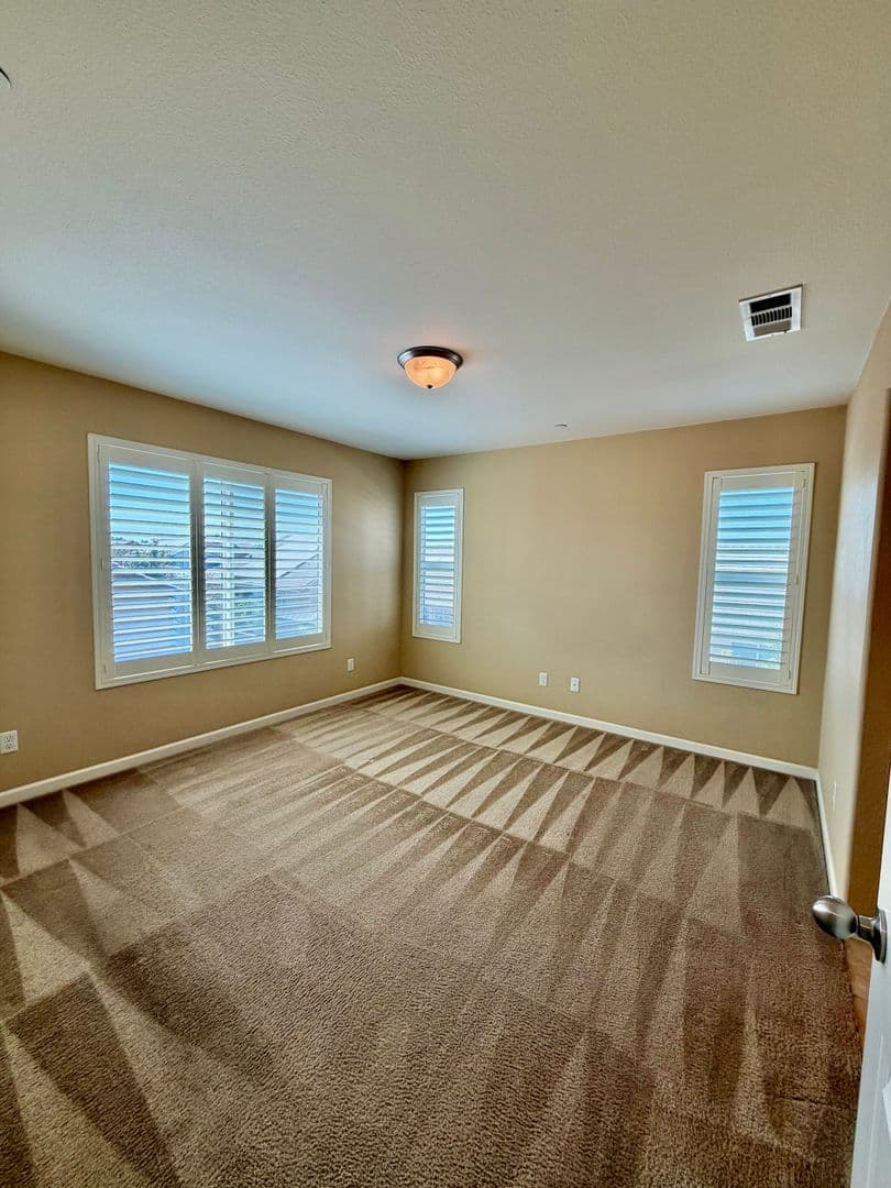 Hanford House: 2404 Chardonnay Place