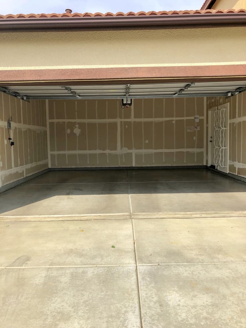Hanford House: 2404 Chardonnay Place