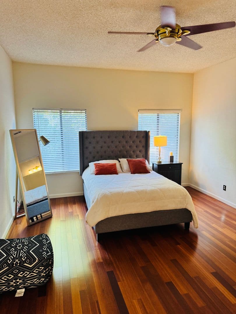 Fresno House: 2890 Huntington Blvd #150