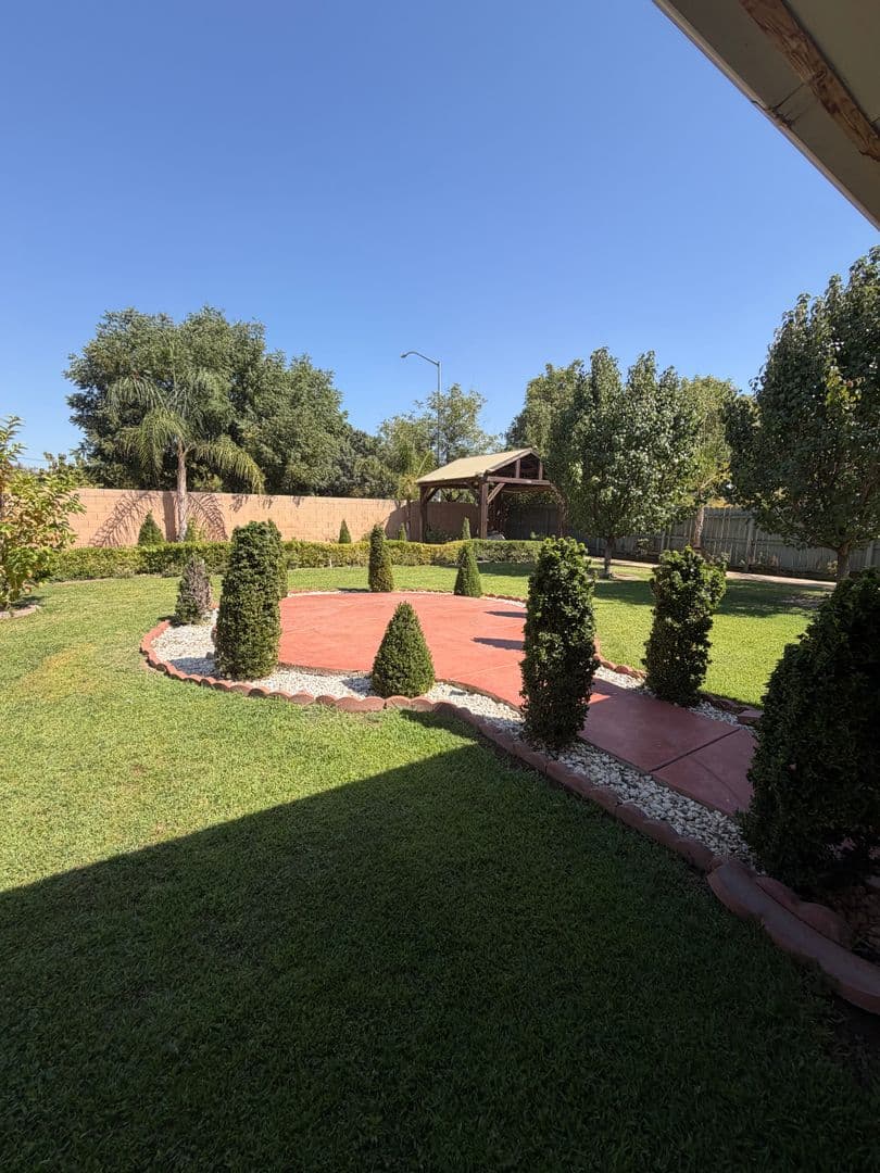 Fresno House: 6253 E. Hampton Way
