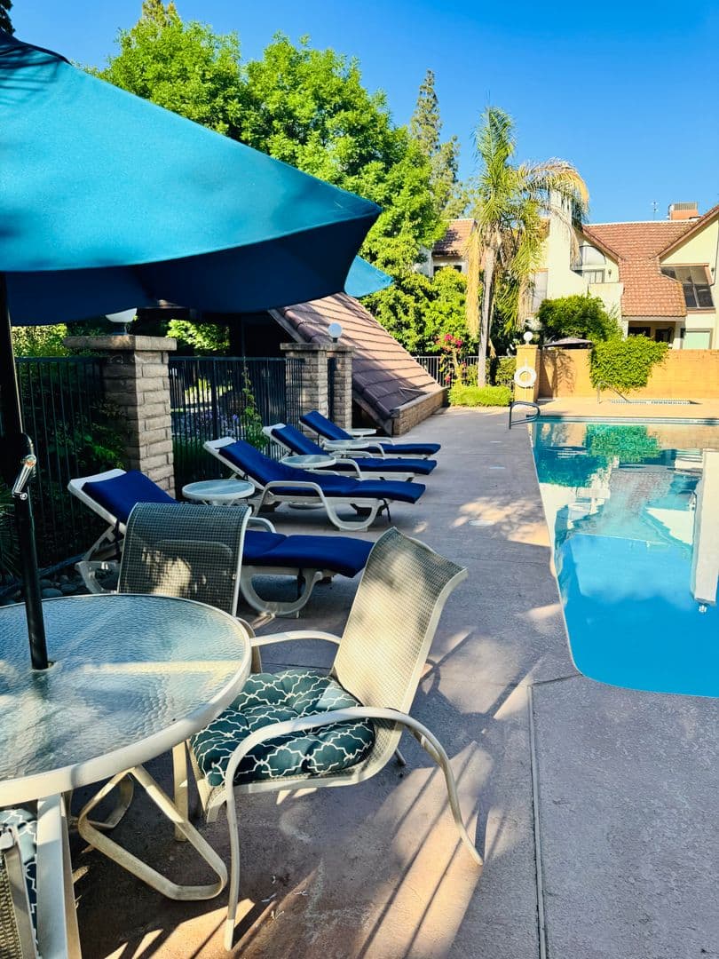 Fresno House: 2890 Huntington Blvd #150