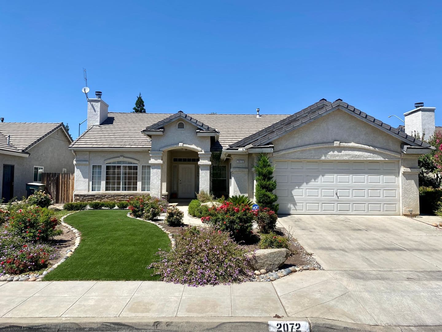 Fresno House: 2072 E Rush Ave