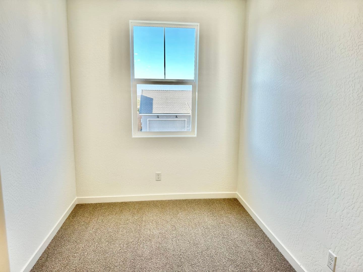 Madera House: 843 Ponderosa Way