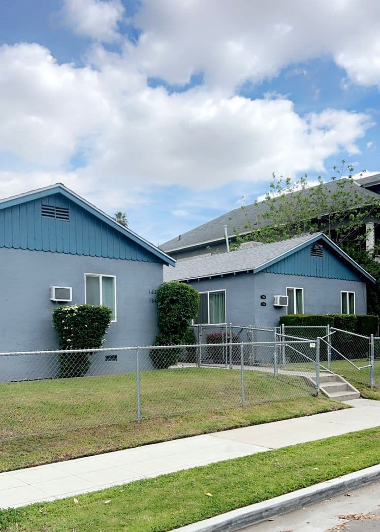 Fresno Apartment: 154-164 N U St