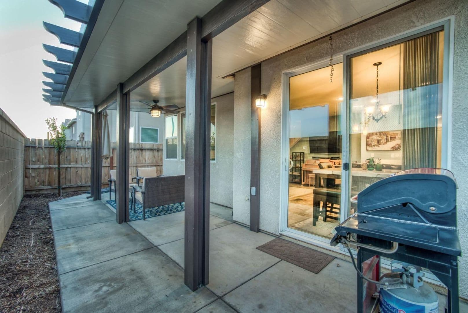 Clovis House: 3678 Parkstone Way