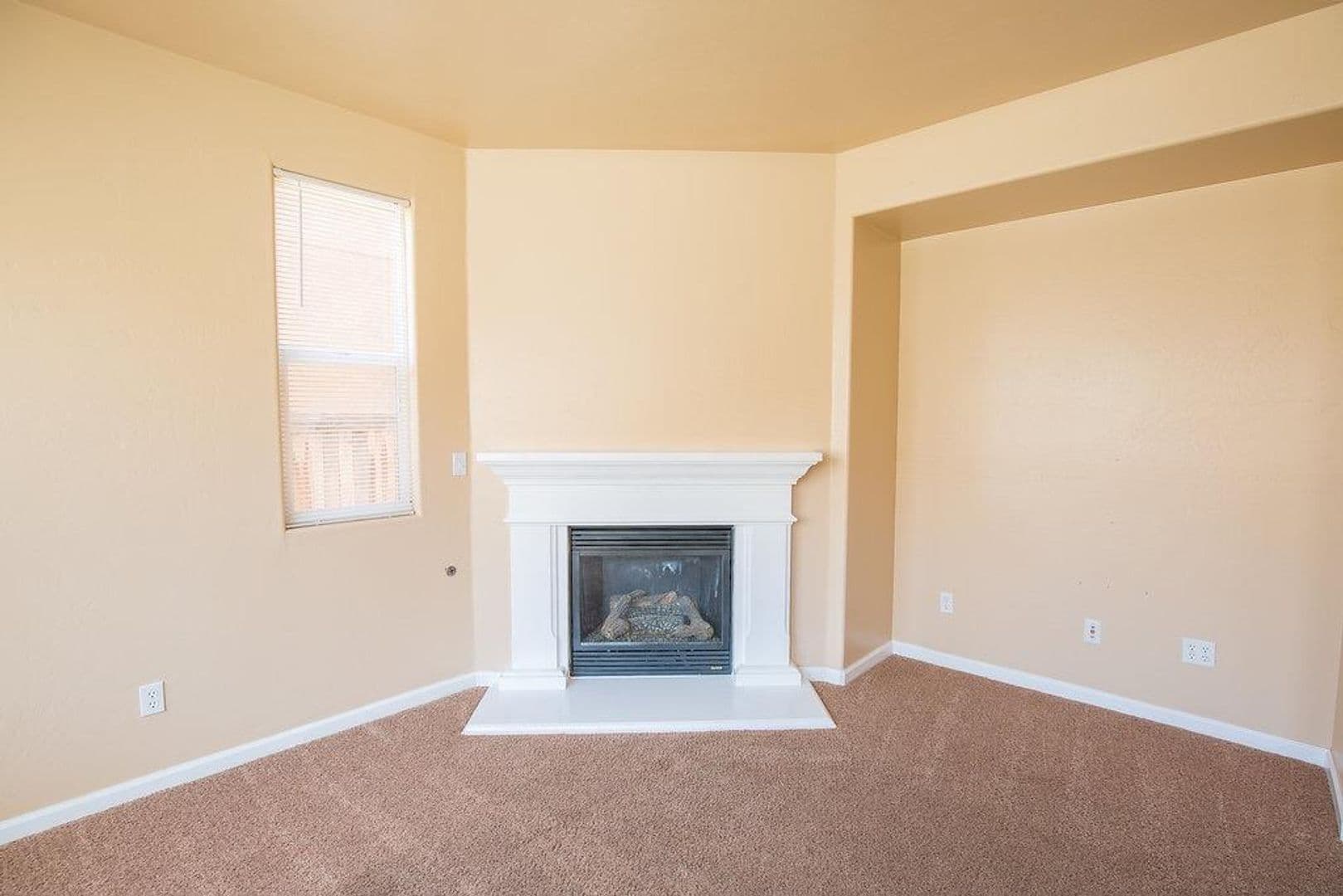 Clovis House: 864 Old Prieur Ln.