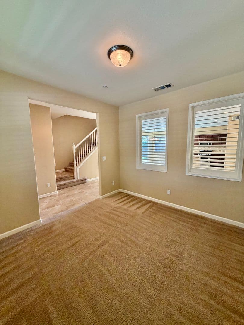 Hanford House: 2404 Chardonnay Place
