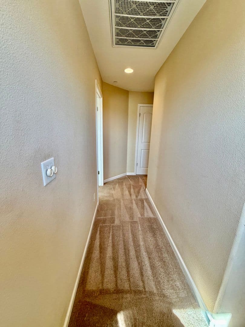 Hanford House: 2404 Chardonnay Place