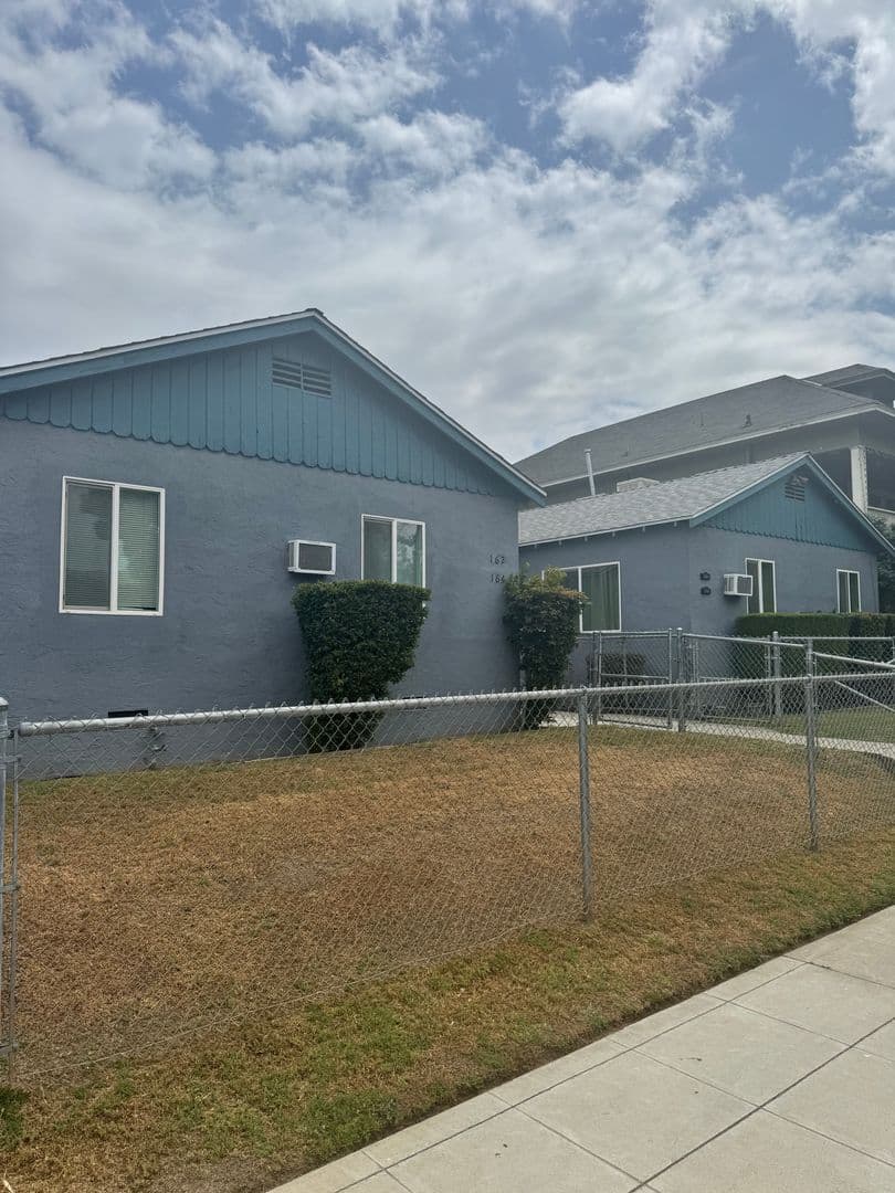 Fresno Apartment: 154-164 N U St