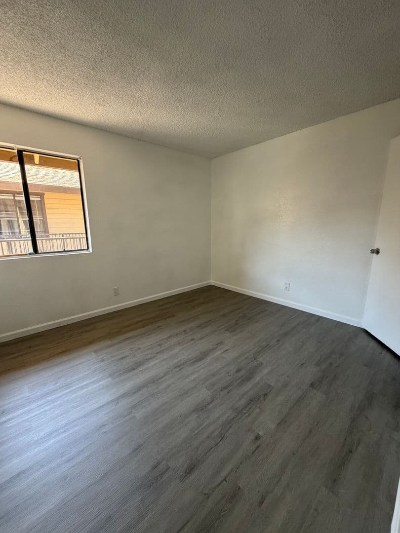 Fresno Apartment: 2015 E Pontiac Way