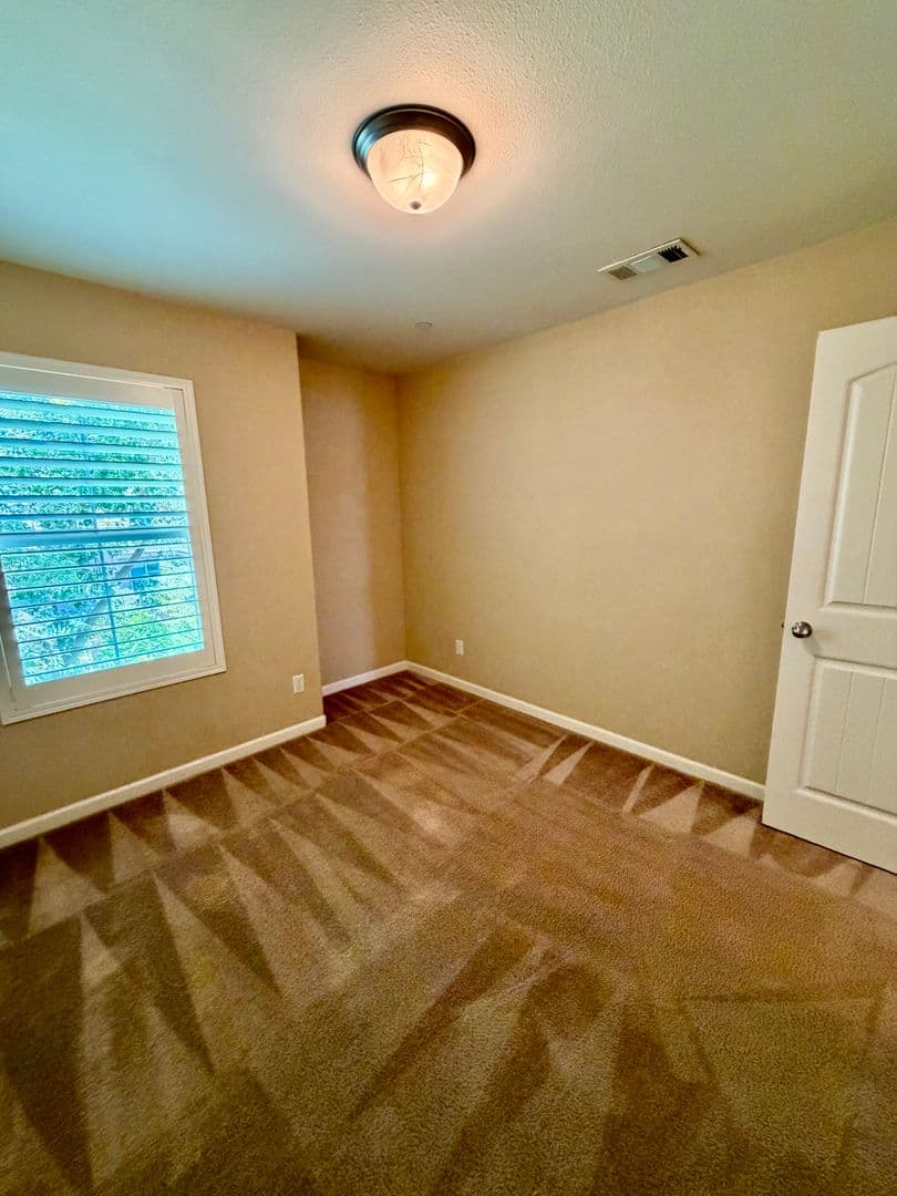 Hanford House: 2404 Chardonnay Place