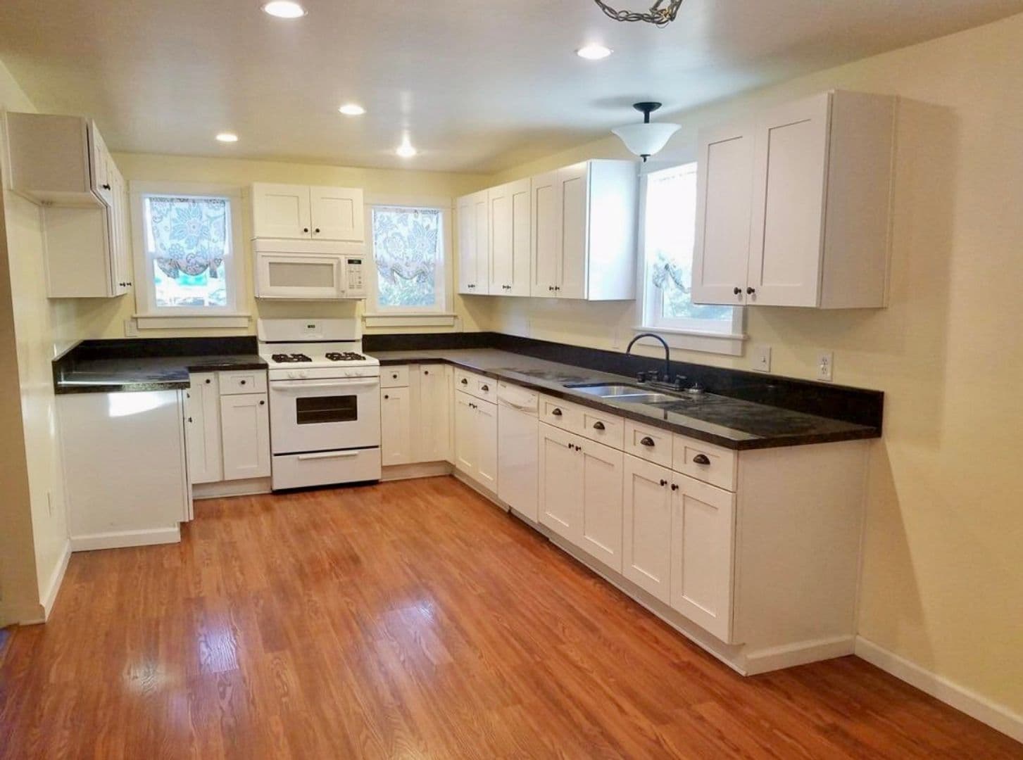 Paso Robles House: 1806 Pine St