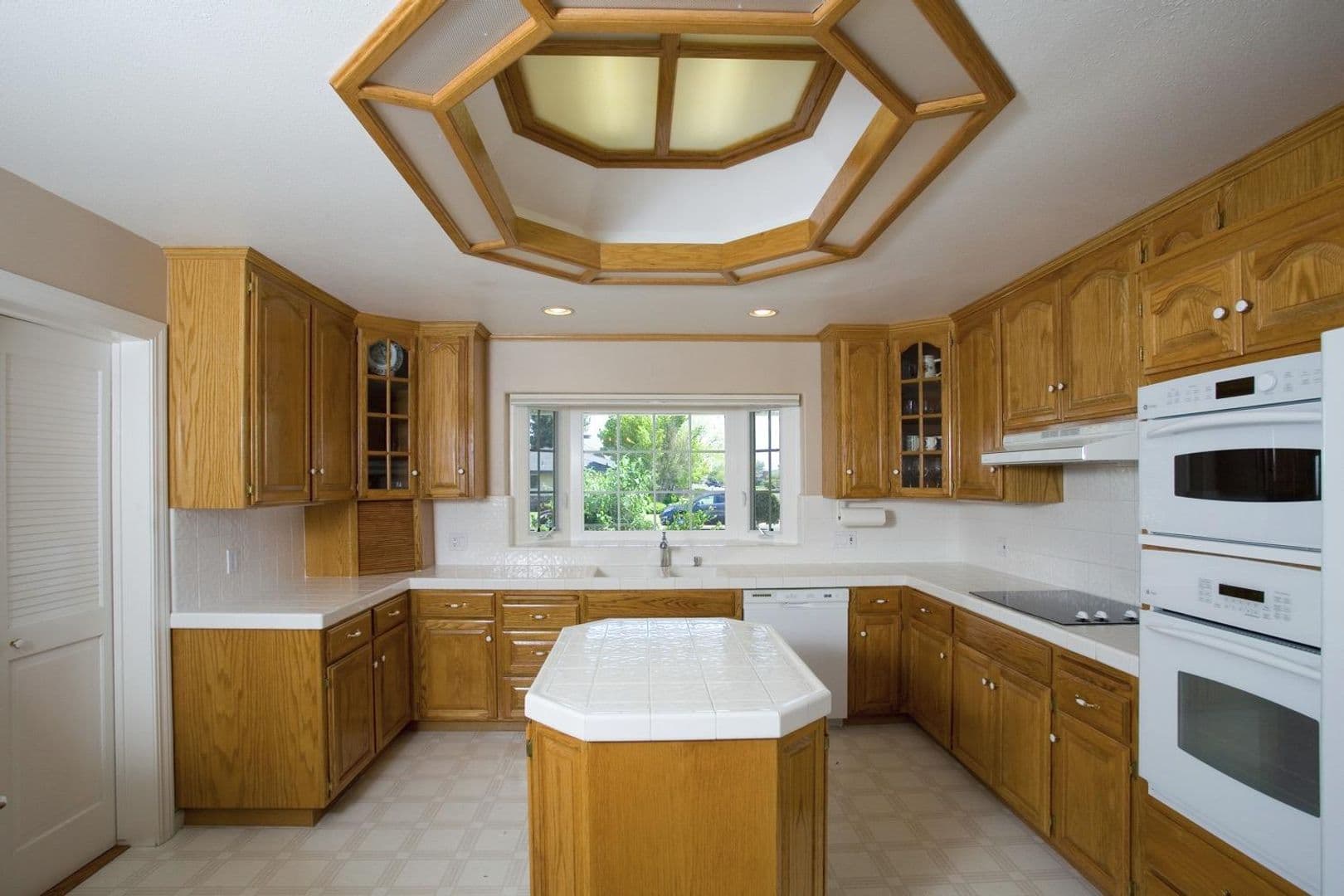 Fowler House: 205 N Jonna Ave