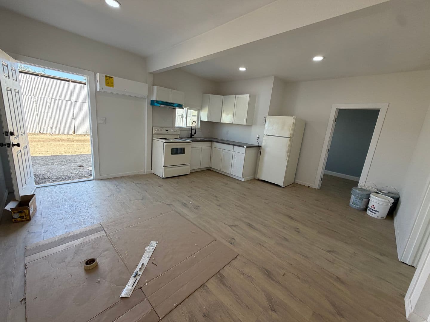 Tranquillity Apartment: 5992 Juanche Ave