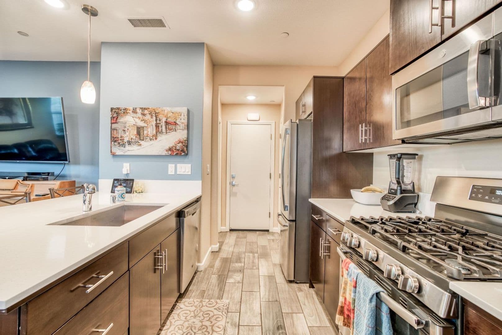 Clovis House: 3678 Parkstone Way