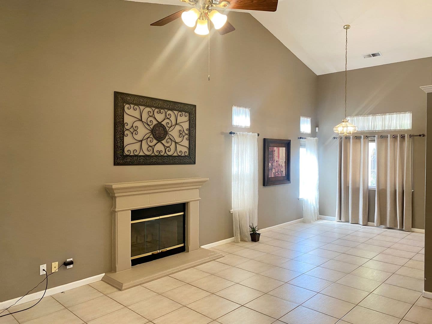 Fresno House: 2072 E Rush Ave