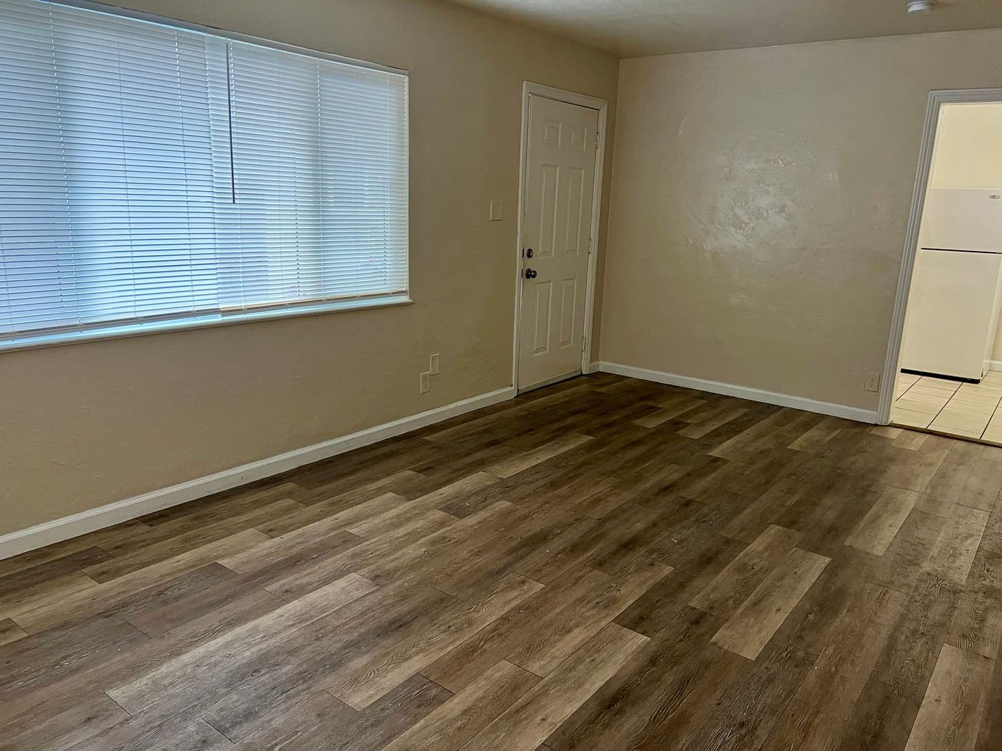 Fresno Apartment: 422 N Glenn Ave