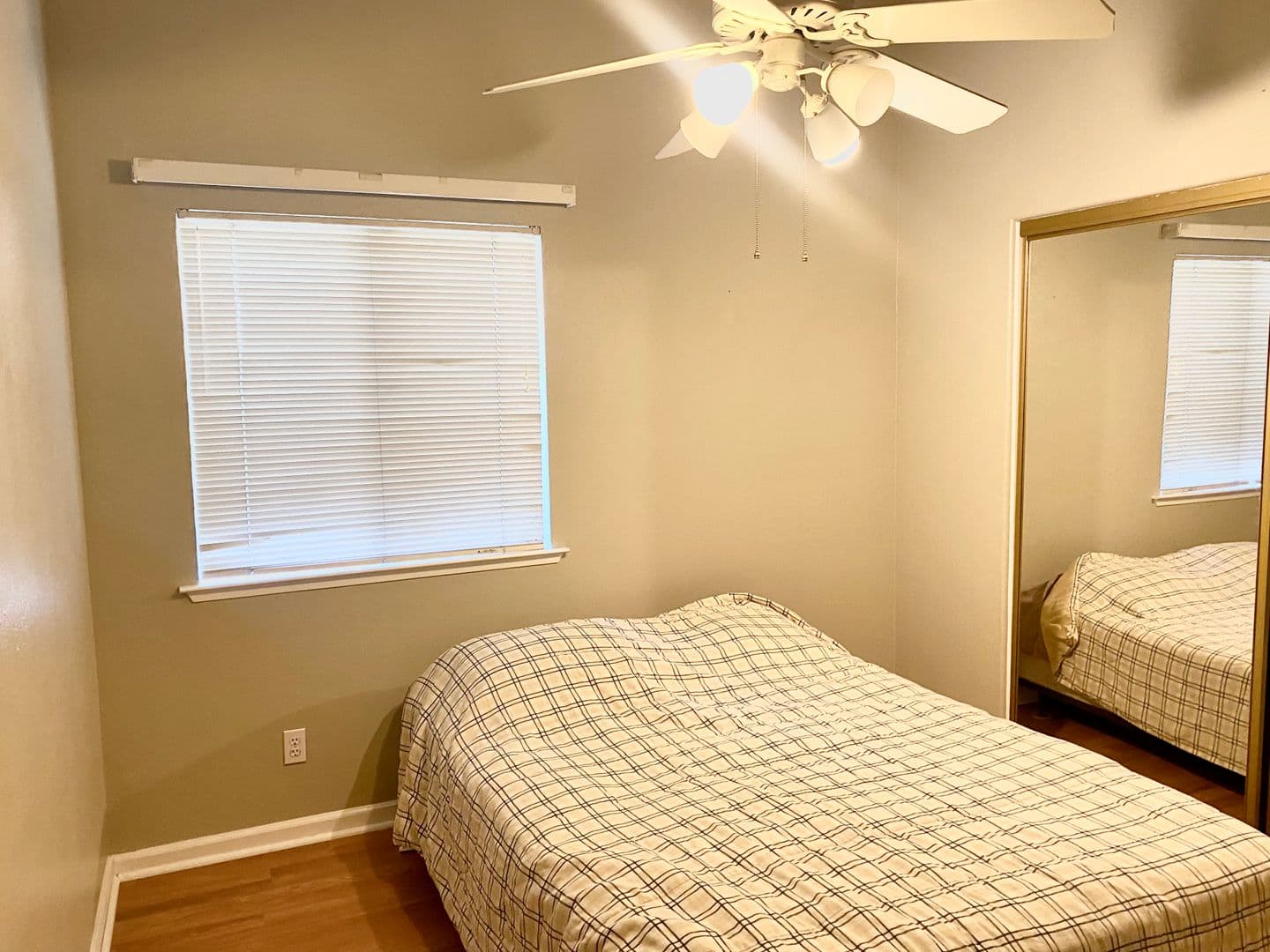 Fresno House: 2072 E Rush Ave