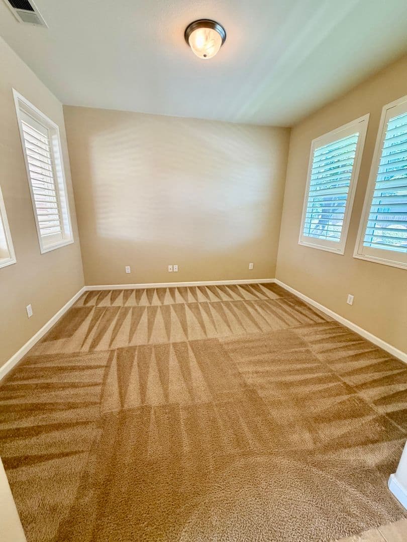 Hanford House: 2404 Chardonnay Place