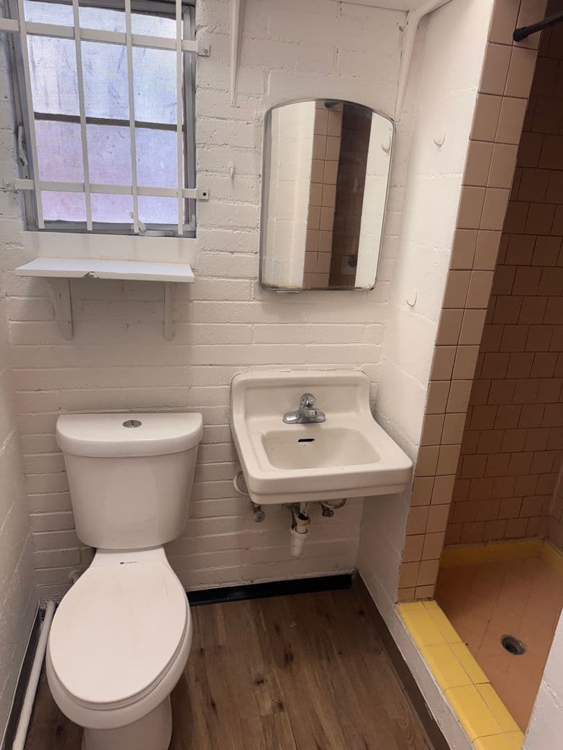 Fresno Apartment: 2538-2544 E Illinois Ave