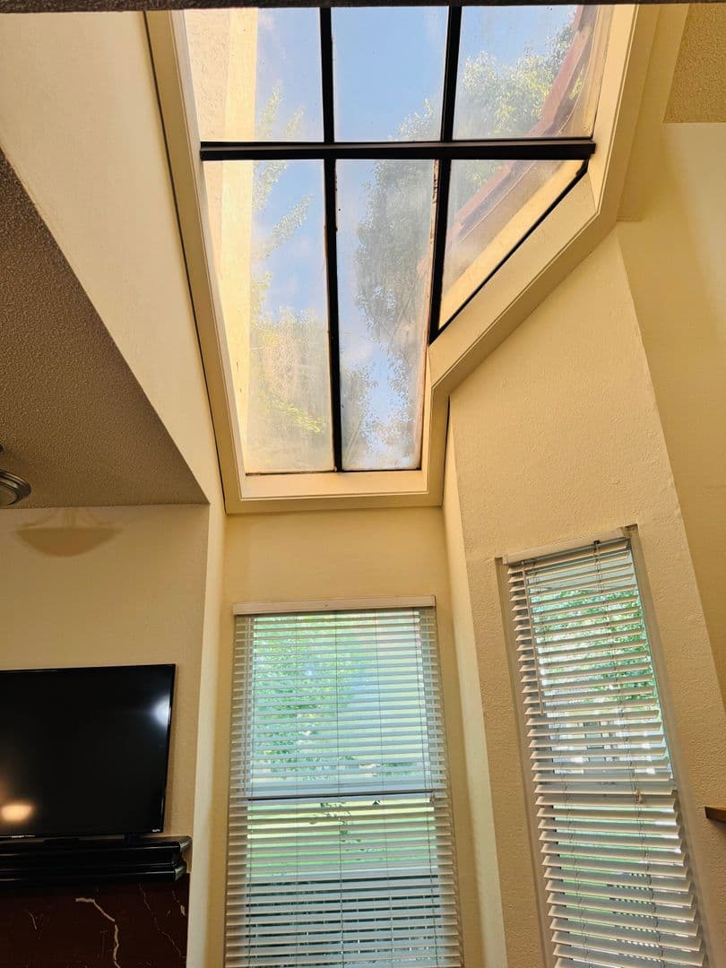 Fresno House: 2890 Huntington Blvd #150