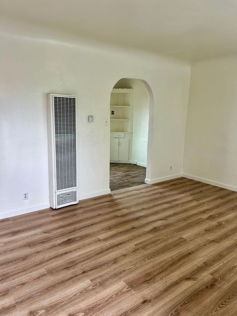 Fresno Apartment: 154-164 N U St