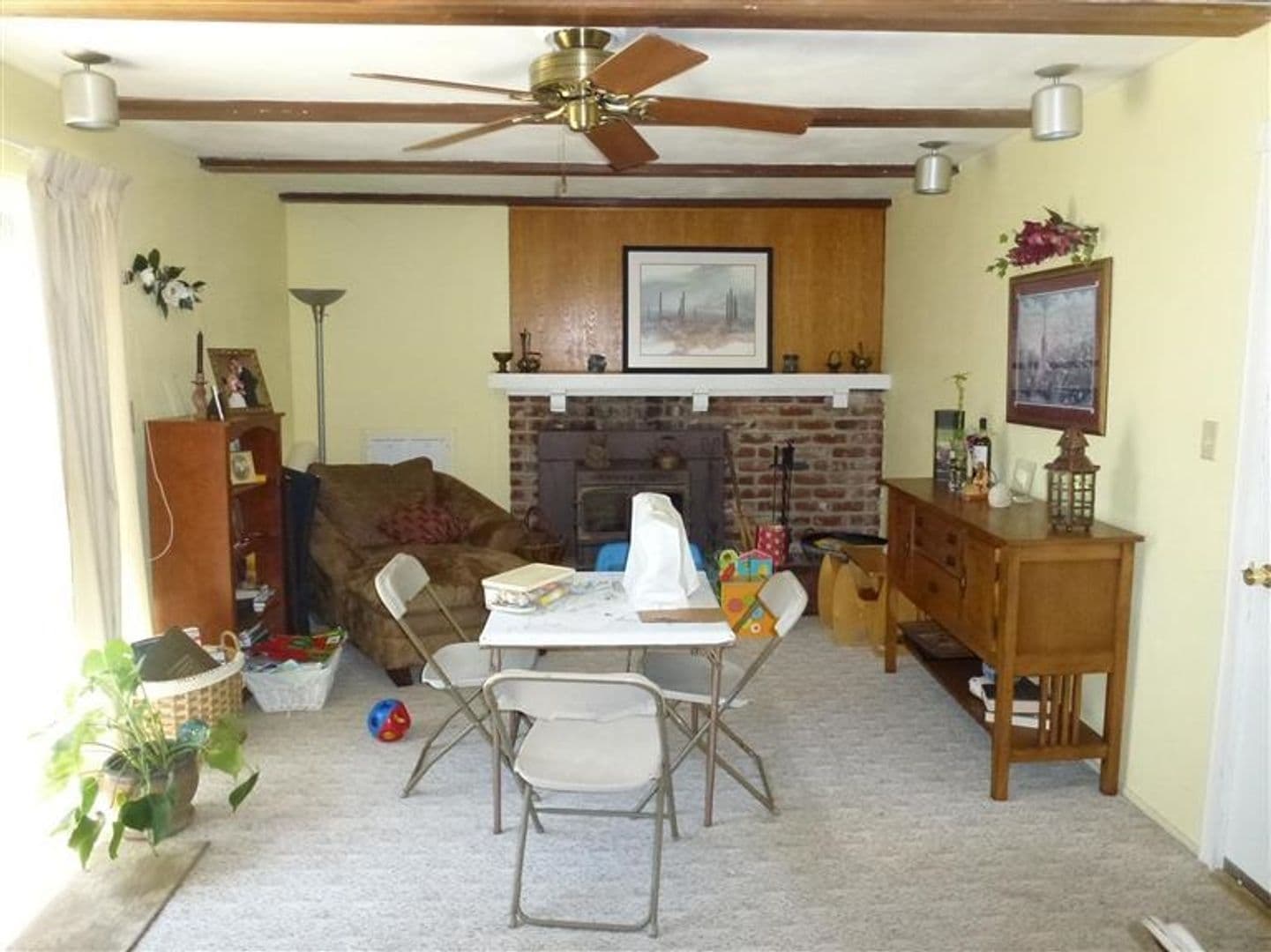 Fresno House: 4653 N Angus St