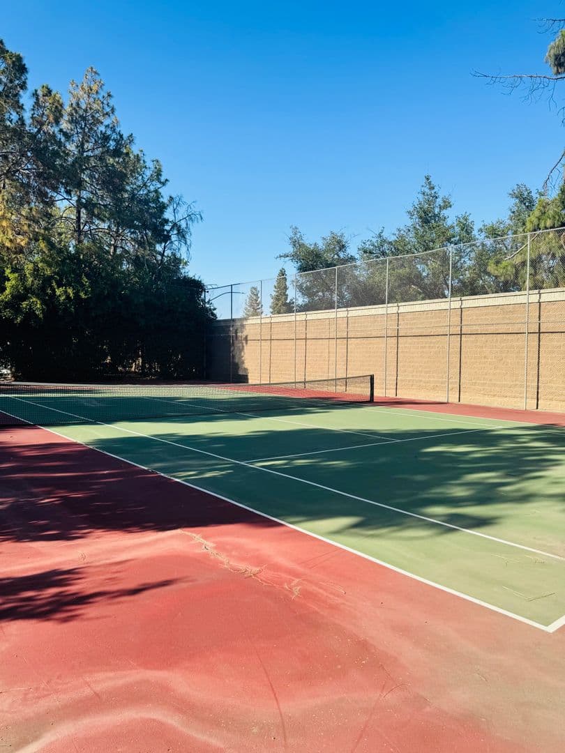 Fresno House: 2890 Huntington Blvd #150
