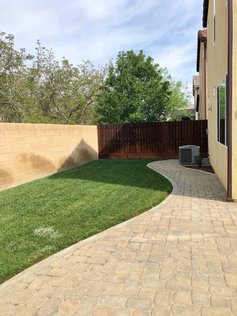 Hanford House: 2404 Chardonnay Place