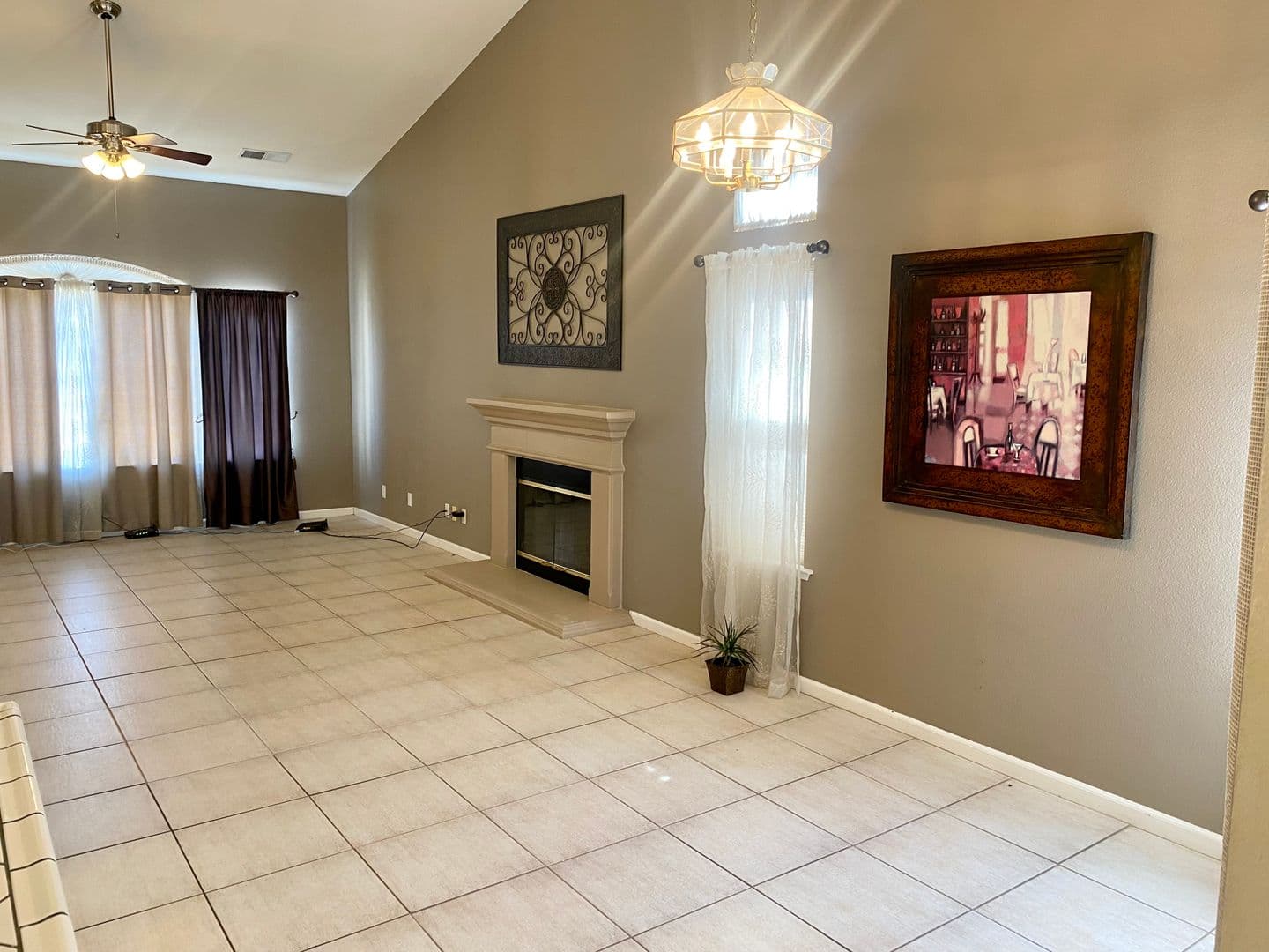 Fresno House: 2072 E Rush Ave