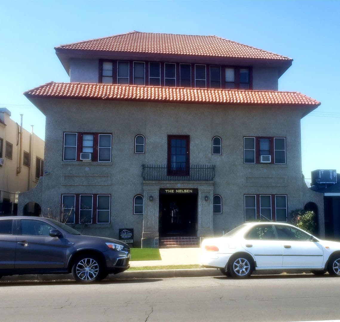Fresno Apartment: 1561 N Van Ness Ave