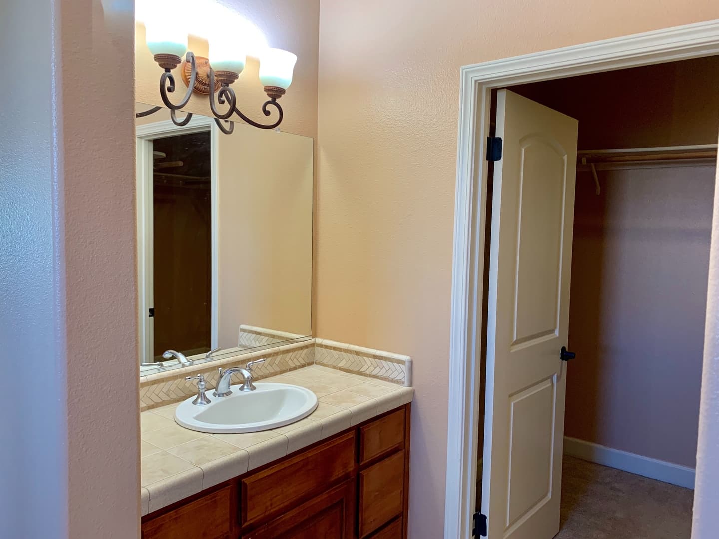 Paso Robles House: 209 Vista Del Rio
