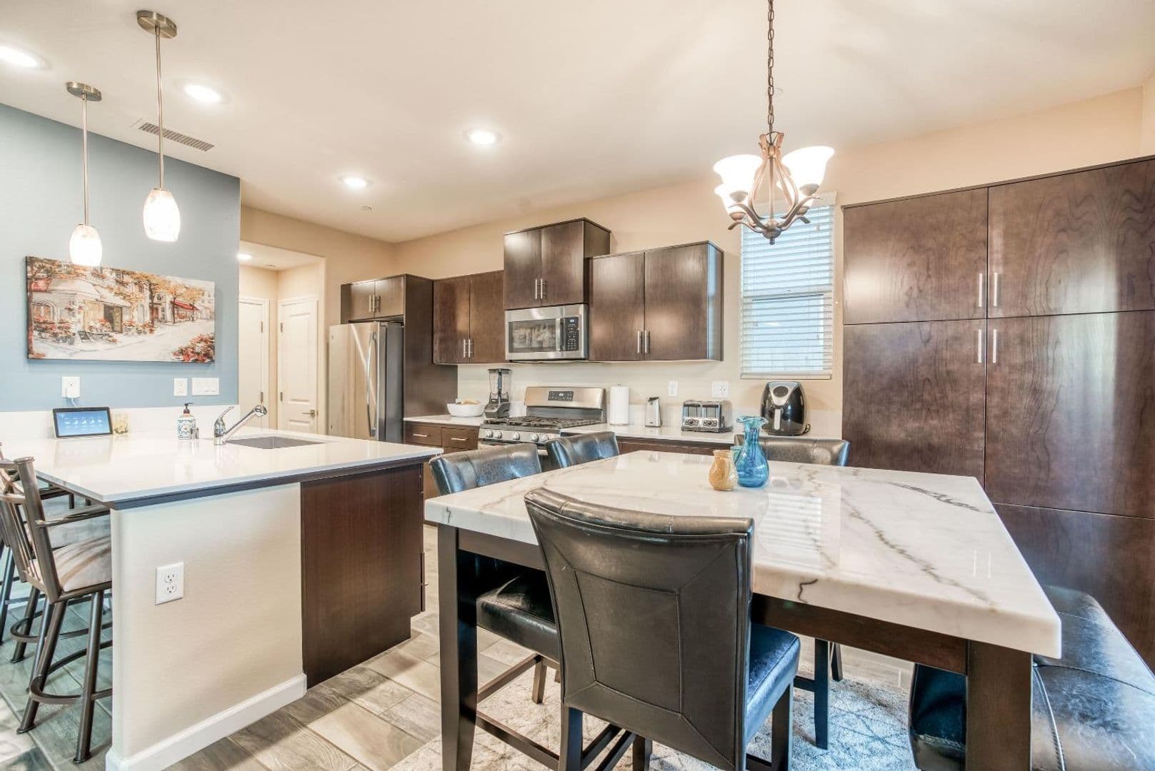 Clovis House: 3678 Parkstone Way