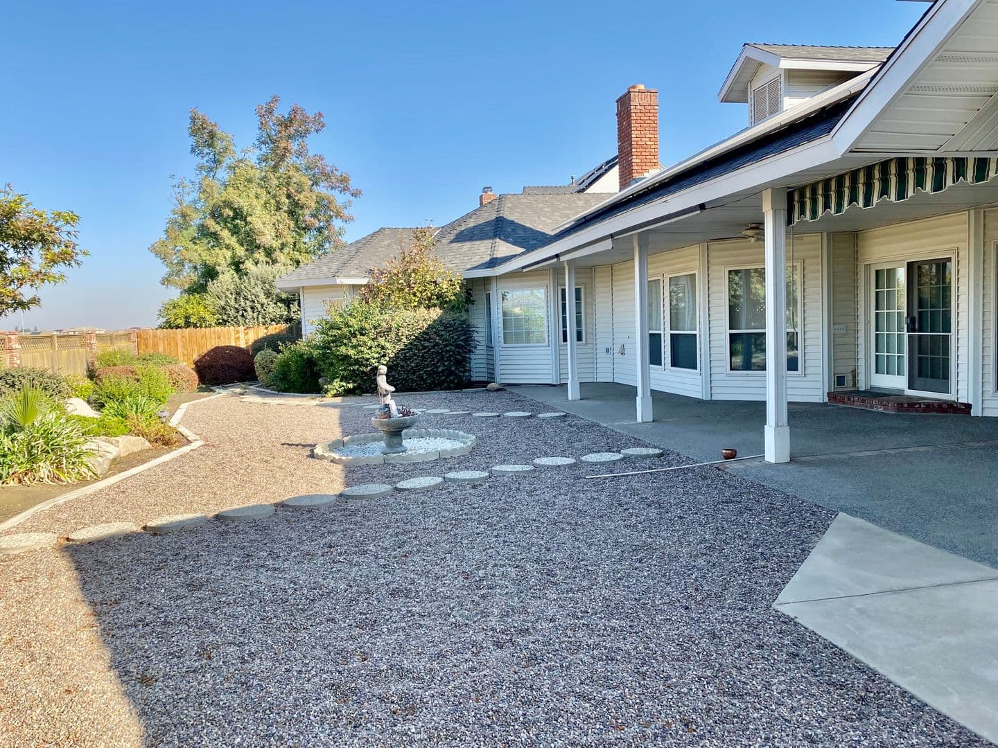 Fowler House: 205 N Jonna Ave