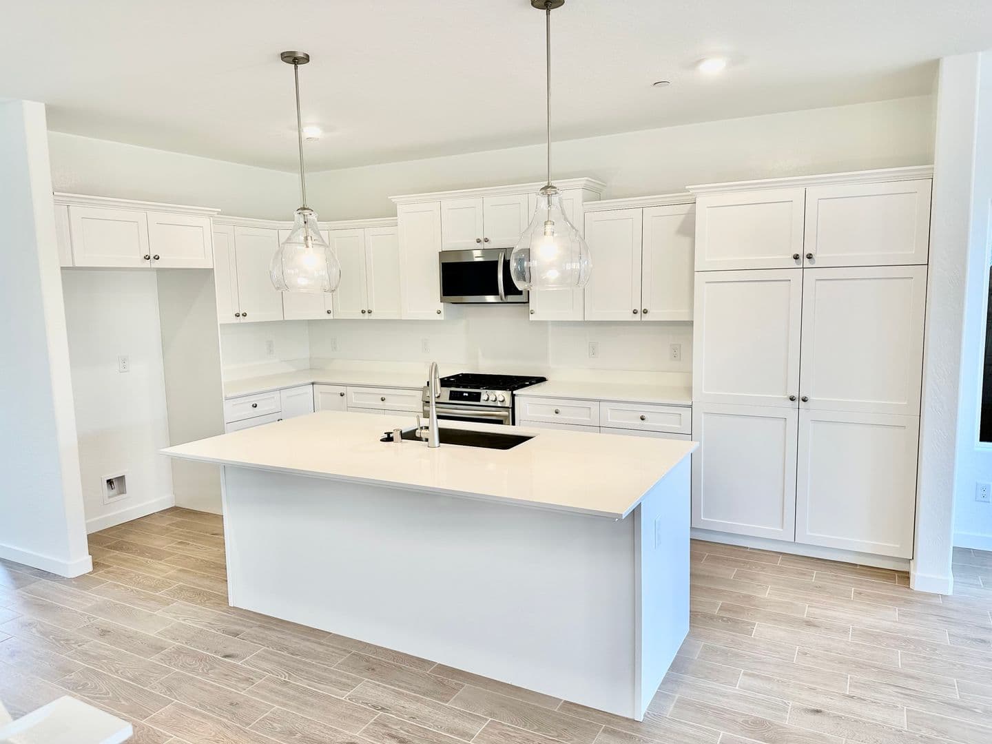 Madera House: 843 Ponderosa Way
