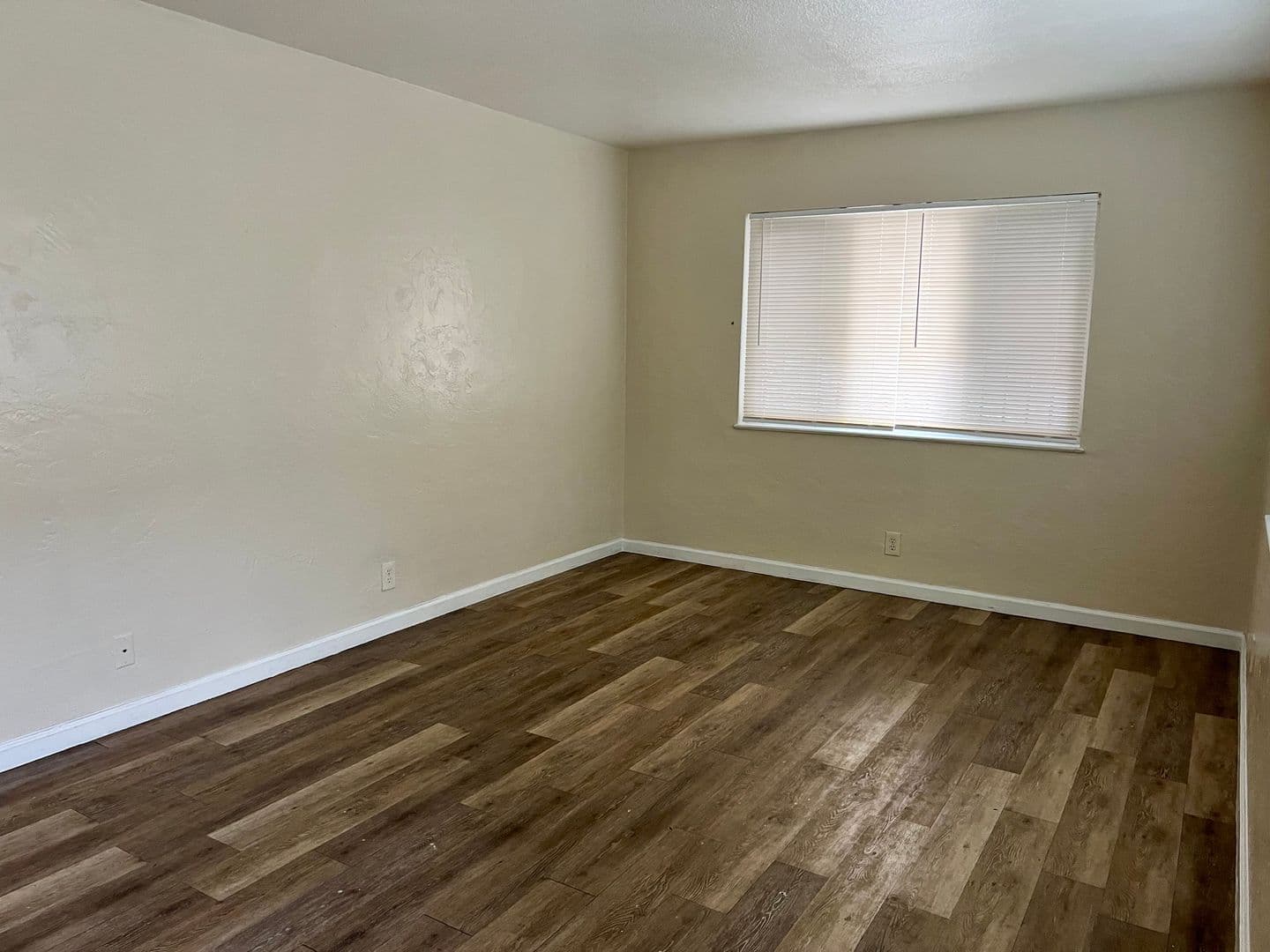 Fresno Apartment: 422 N Glenn Ave