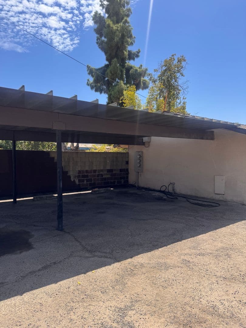 Fresno Apartment: 3115 E Mckenzie