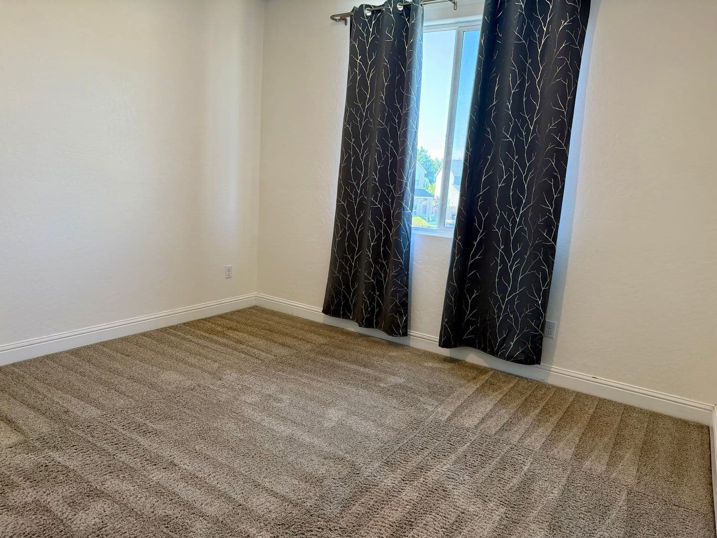 Fresno House: 5817 E Truman Ave