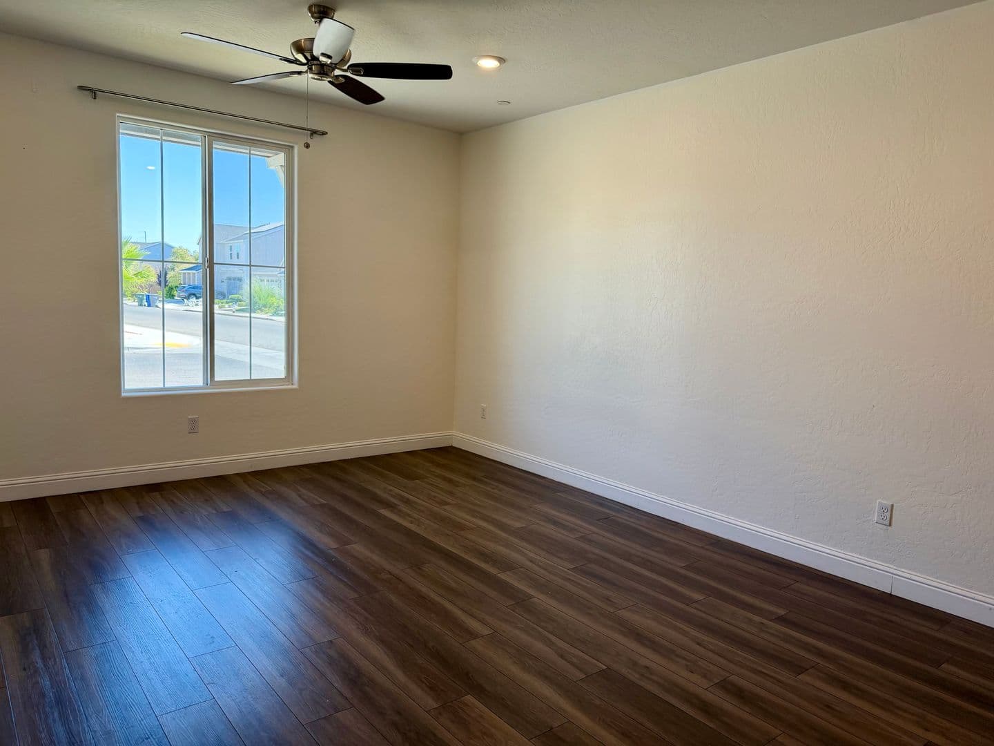Fresno House: 5817 E Truman Ave