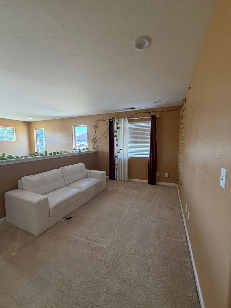 Fresno House: 6253 E. Hampton Way