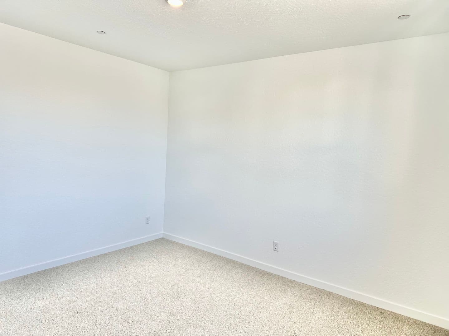 Madera House: 843 Ponderosa Way
