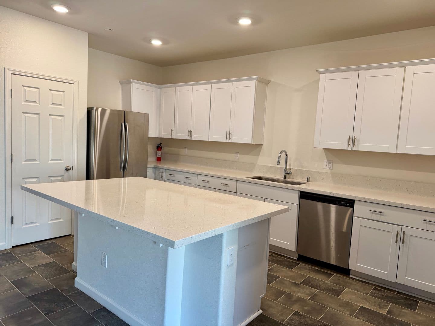 Fresno Apartment: 934 S Filbert Ave