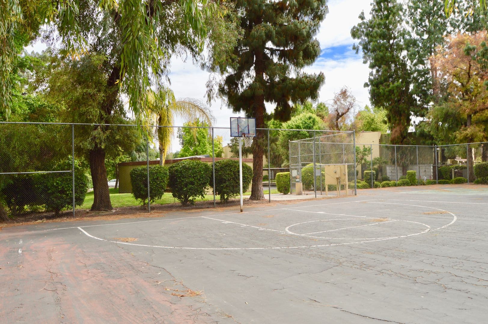 Fresno House: 2909 Huntington Blvd #112