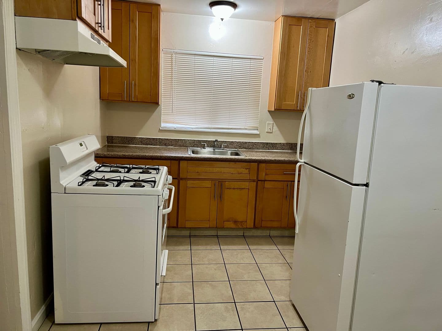 Fresno Apartment: 422 N Glenn Ave