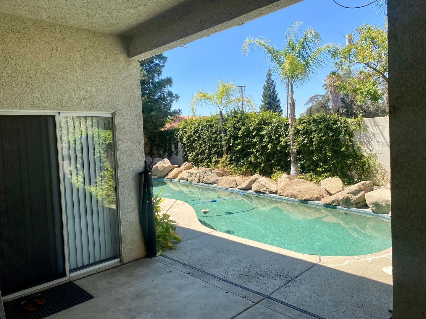 Fresno House: 2072 E Rush Ave