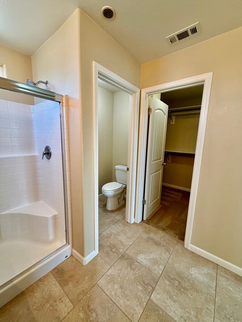 Hanford House: 2404 Chardonnay Place