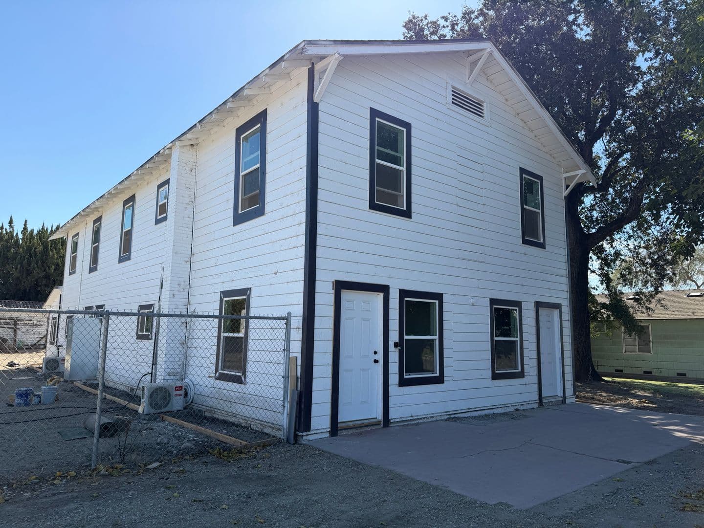 Tranquillity Apartment: 5992 Juanche Ave