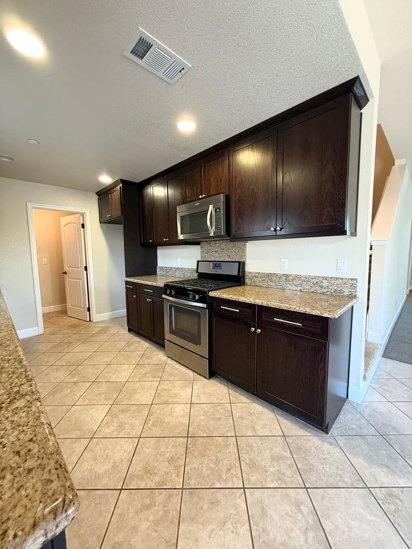 Atascadero House: 1154 Galeria Circle