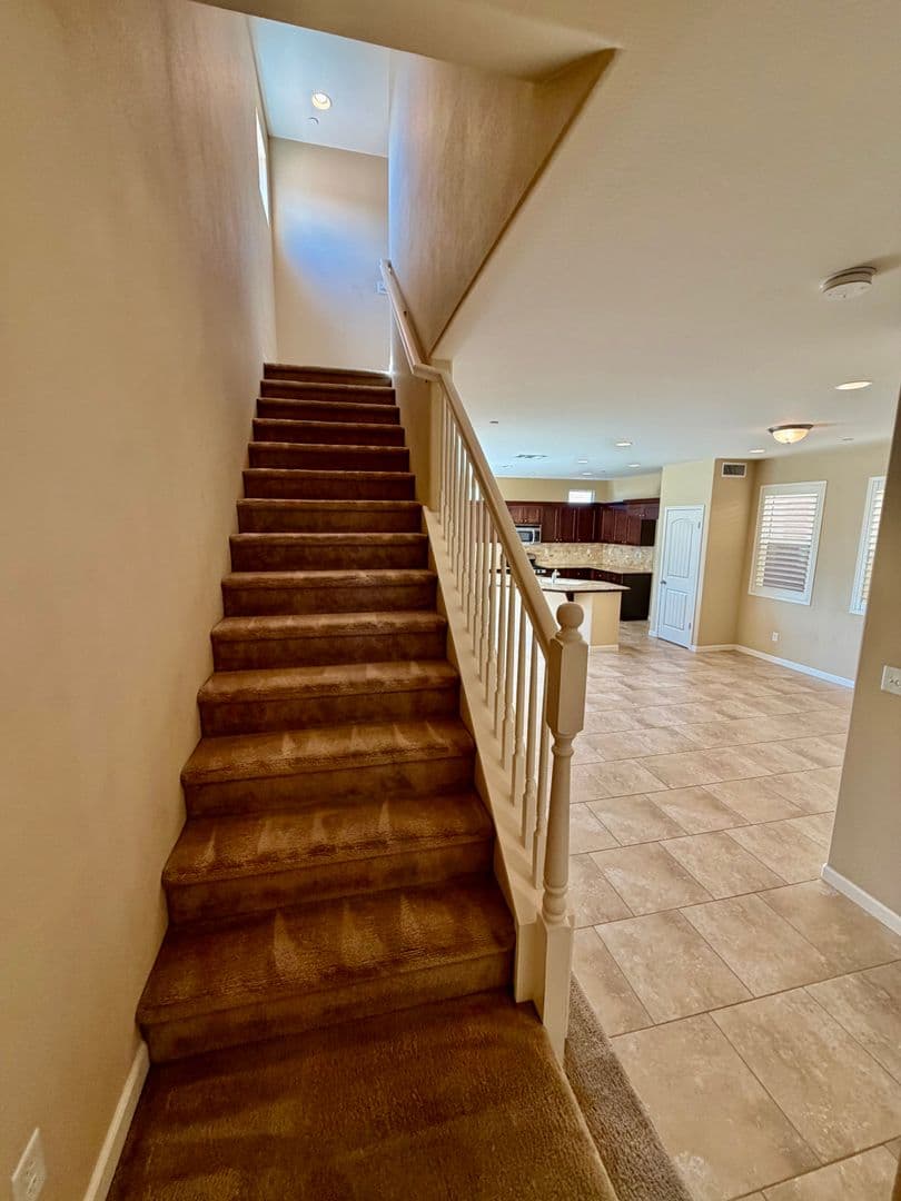 Hanford House: 2404 Chardonnay Place