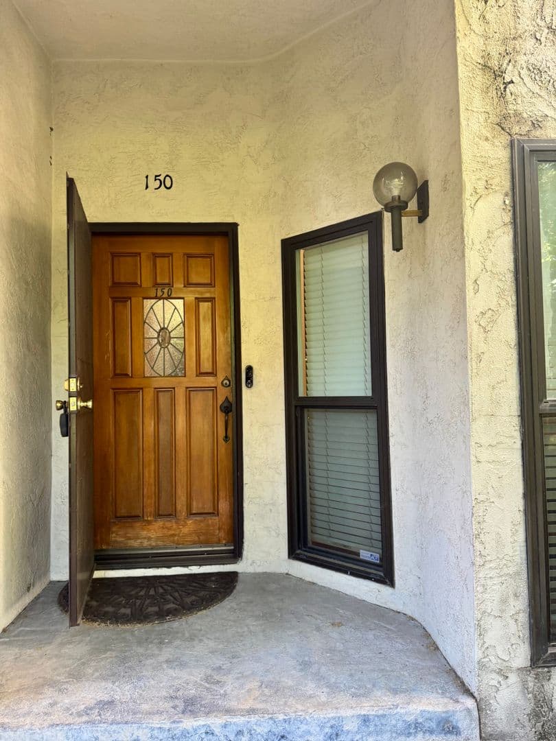 Fresno House: 2890 Huntington Blvd #150